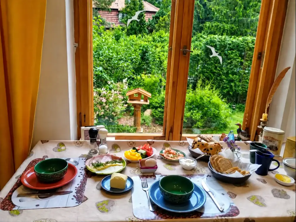 Garden breakfast setting - 3:2